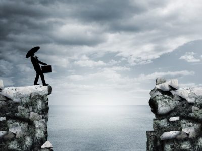 man-walking-precipice_1134-331[1]
